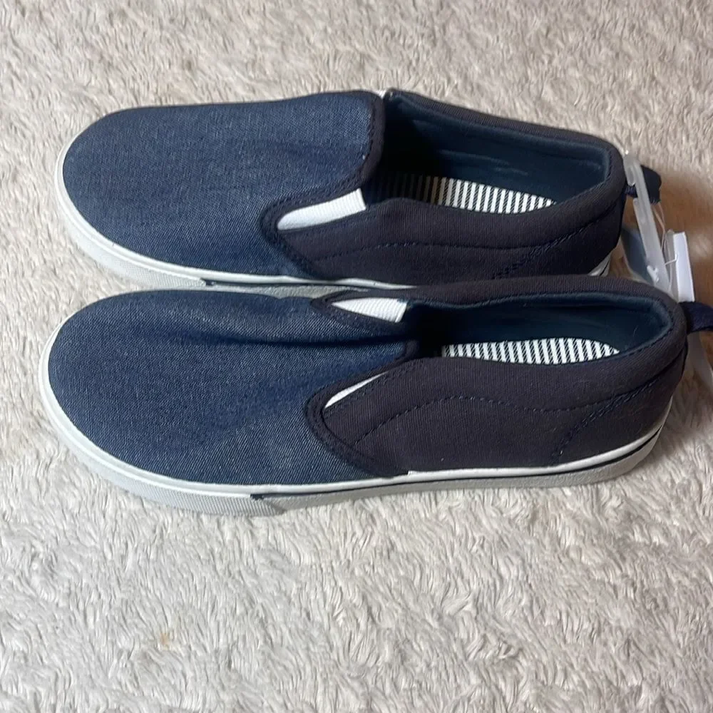 NWT oshkosh b’gosh slip on shoes youth 3